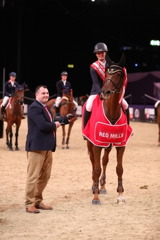 Nicole Pavitt makes history in the Connolly’s RED MILLS Senior Newcomers Championship